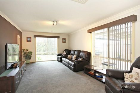 Property photo of 18 Bingin Place Craigieburn VIC 3064