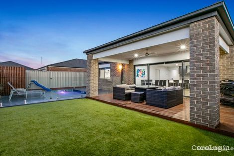 Property photo of 42 Stark Circuit Cranbourne East VIC 3977