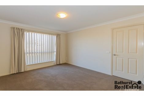 Property photo of 19 Douglas Court Kelso NSW 2795