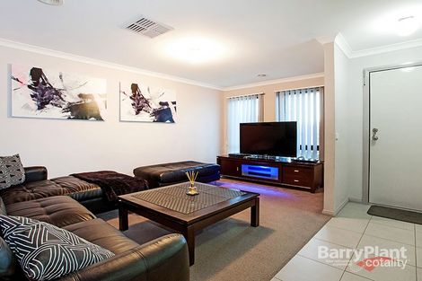 Property photo of 32 Lady Penrhyn Drive Wyndham Vale VIC 3024