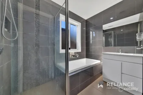 Property photo of 9 Mercedes Drive Tarneit VIC 3029