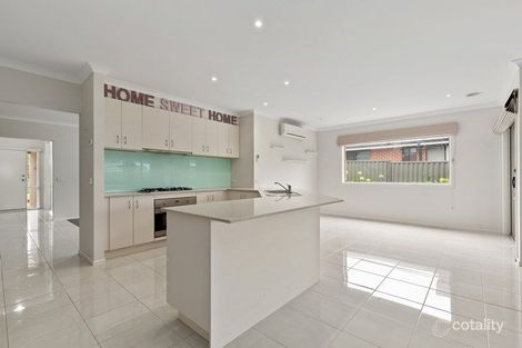 Property photo of 7 Pashia Grove Pakenham VIC 3810