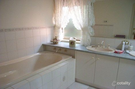 Property photo of 5 Gabrielle Close Werribee VIC 3030