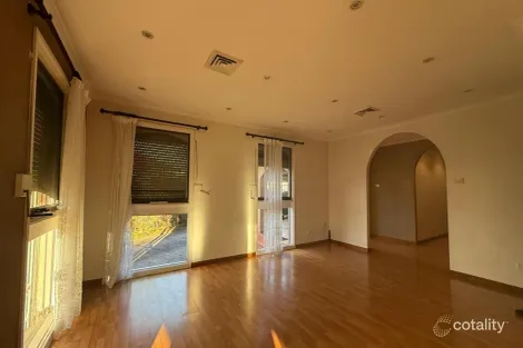 Property photo of 8 Carina Place St Johns Park NSW 2176