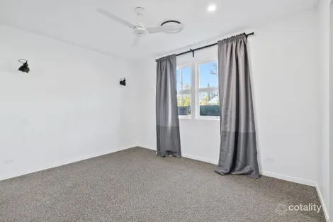 Property photo of 86 Third Avenue Palm Beach QLD 4221