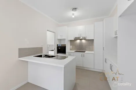Property photo of 2/39 Sun Crescent Sunshine VIC 3020