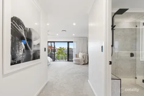 Property photo of 2566 Cressbrook Drive Hope Island QLD 4212