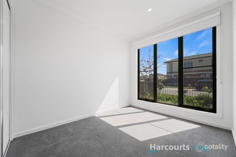Property photo of 77 Billy Buttons Drive Narre Warren VIC 3805