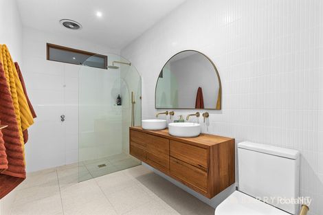 Property photo of 28 Johns Crescent Mount Evelyn VIC 3796