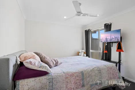 Property photo of 82 Tee Trees Boulevard Arundel QLD 4214