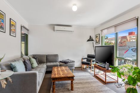 Property photo of 2/95 Songlark Crescent Werribee VIC 3030