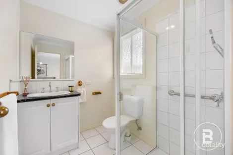 Property photo of 34 Bonshaw Drive Sebastopol VIC 3356