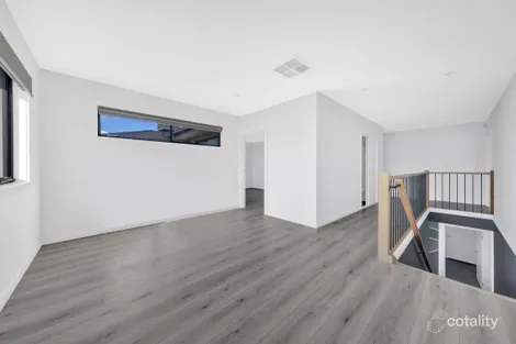 Property photo of 8 Conjola Way Wollert VIC 3750