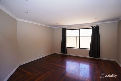 Property photo of 32 Ripplevale Circle Carramar WA 6031