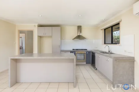 Property photo of 66 Grimshaw Street Richardson ACT 2905