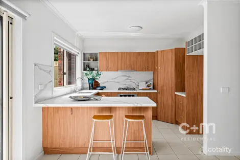 Property photo of 2/22 Grevillia Road Oak Park VIC 3046
