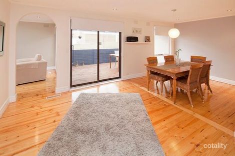 Property photo of 18 Matthew Flinders Avenue Endeavour Hills VIC 3802