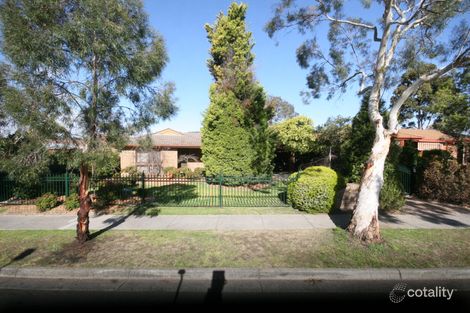 18 Humphreys Way, Rowville, VIC 3178