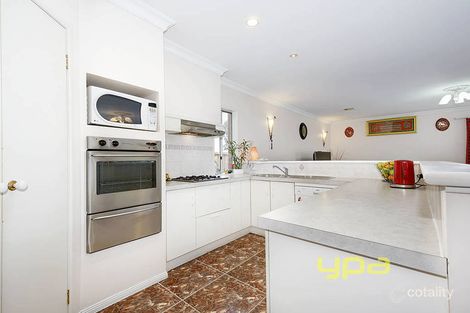 Property photo of 12 Gates Court Roxburgh Park VIC 3064