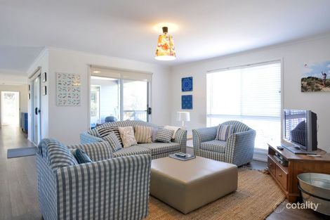 Property photo of 1 Pandora Avenue Venus Bay VIC 3956