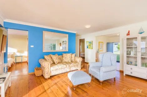 Property photo of 33 McMillan Crescent Dalmeny NSW 2546