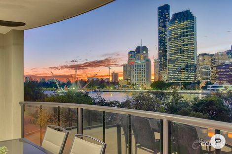 Property photo of 428/36 Macdonald Street Kangaroo Point QLD 4169