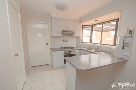 Property photo of 13 Cromwell Close Melton South VIC 3338