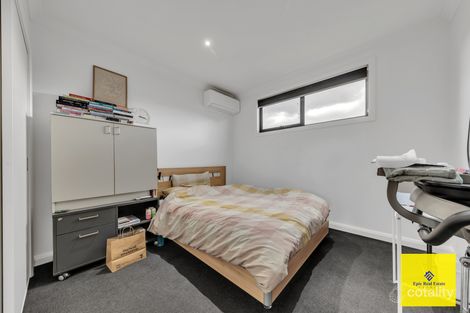 Property photo of 5 Grattan Cove Craigieburn VIC 3064