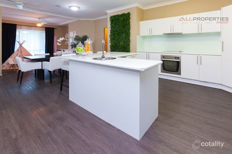 Property photo of 8 Wendt Place Edens Landing QLD 4207