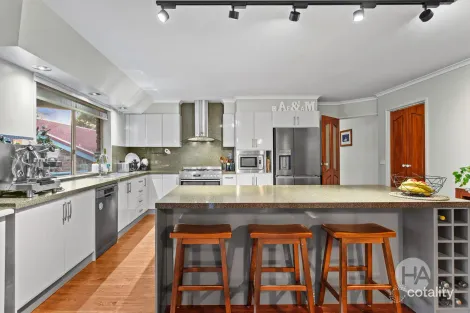 Property photo of 1 Wattle Gully Close Somerville VIC 3912