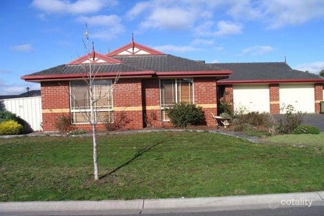 Property photo of 33 Waterford Avenue Craigieburn VIC 3064