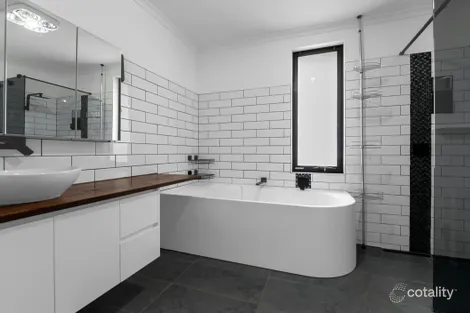 Property photo of 21 Raymond Avenue Devonport TAS 7310