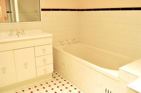 Property photo of 2/186 Piper Street Bathurst NSW 2795