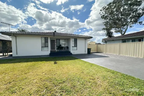 Property photo of 6 Rosemary Place Macquarie Fields NSW 2564