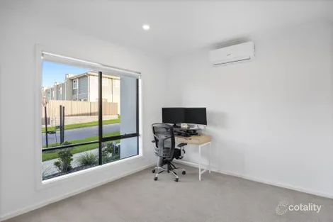 Property photo of 15 Masquerade Road Berwick VIC 3806