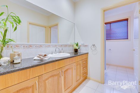 Property photo of 19 Ryland Circuit Delahey VIC 3037