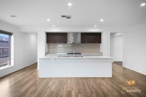 Property photo of 11 Zenith Road Beveridge VIC 3753