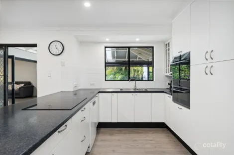 Property photo of 30 Coorong Place Kallaroo WA 6025