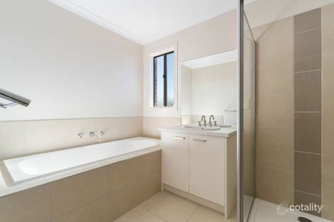 Property photo of 14 Cannington Grove Sunbury VIC 3429