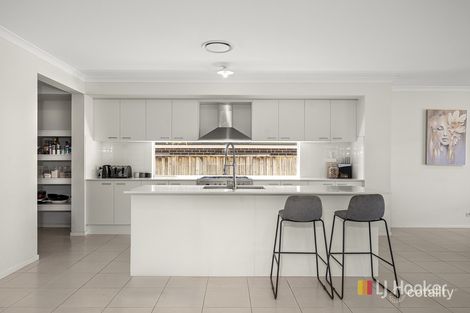 Property photo of 27 Oakhill Crescent Colebee NSW 2761