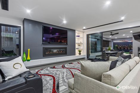 Property photo of 12 Oakrind Rise Officer VIC 3809