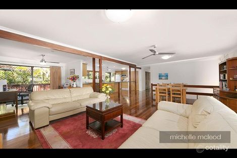 Property photo of 3 Manubar Place Chapel Hill QLD 4069