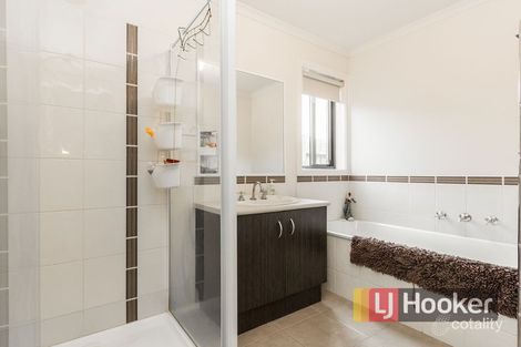 Property photo of 43 Pommel Street Pakenham VIC 3810