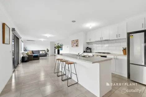 Property photo of 15 Summit Drive Pakenham VIC 3810