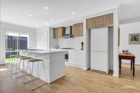 Property photo of 75 Abbeygate Drive Werribee VIC 3030