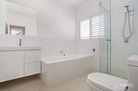 Property photo of 2 Seacliff Place Caves Beach NSW 2281