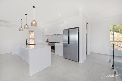 Property photo of 9 Tarwhine Close Kanimbla QLD 4870