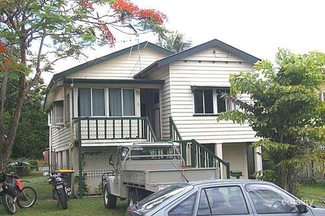 9 Ward St, Mooroobool, QLD 4870
