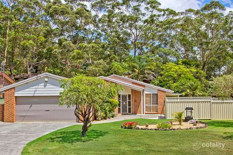 8 Robson Cl, Point Clare, NSW 2250