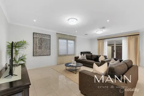 Property photo of 17 Joyfields Place Wollert VIC 3750